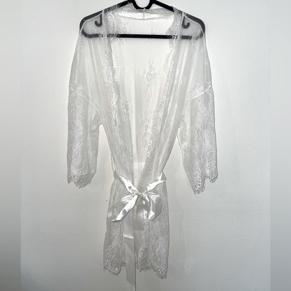 Avidlove Elegant Sheer Lace Robe in White